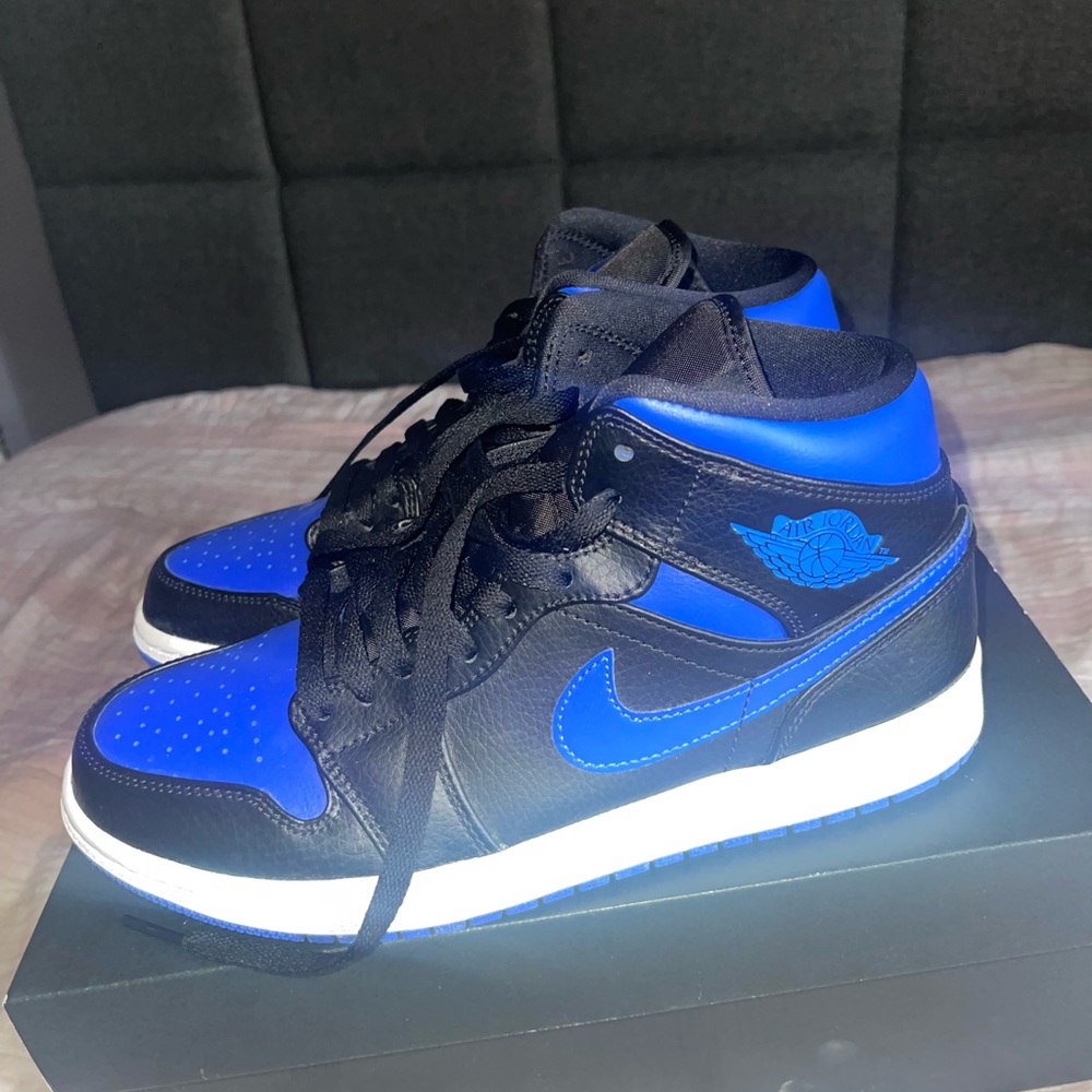 Air Jordan 1’s Hyper Royal